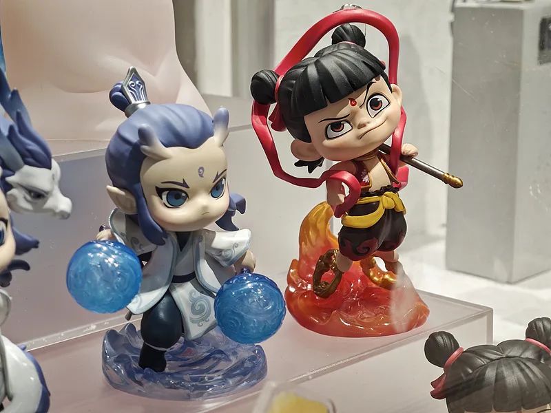 《哪吒2》周边维权打假，盗版玩具防不胜防！
